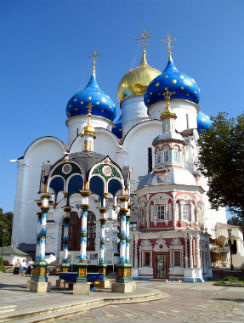 Троице-Сергиева лавра основана на месте, где в XIV веке жил Сергий Радонежский Троице-Сергиева лавра основана на месте, где в XIV веке жил Сергий Радонежский