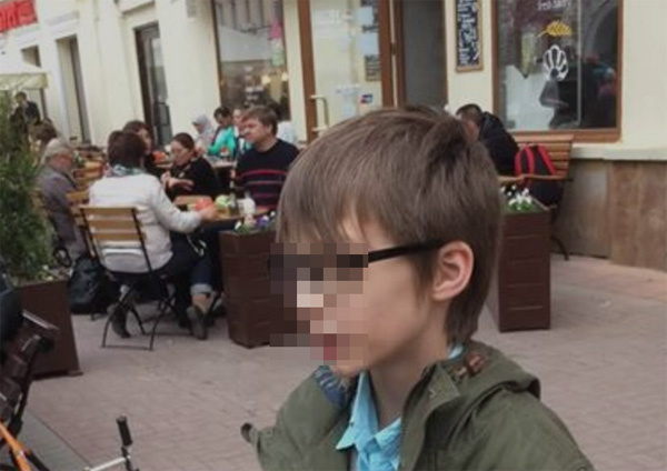 Как говорят прохожие, маленький Оскар неоднократно читал стихи в центре Москвы Как говорят прохожие, маленький Оскар неоднократно читал стихи в центре Москвы