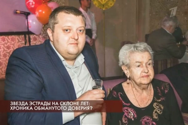 Виктор повсюду сопровождает Людмила Алексеевну Виктор повсюду сопровождает Людмила Алексеевну