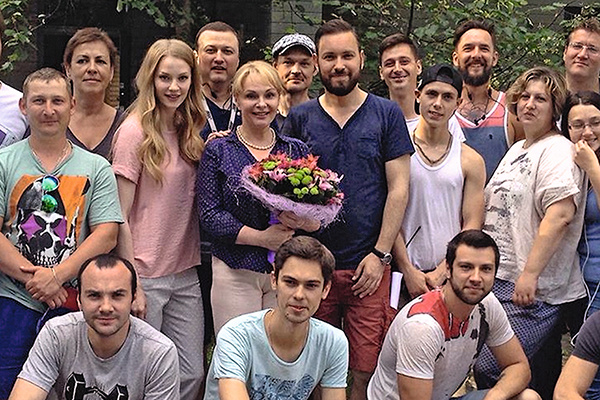 С коллегами по сериалу «По ту сторону смерти» С коллегами по сериалу «По ту сторону смерти»