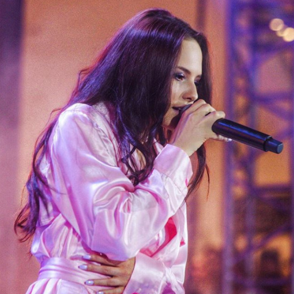 Сейчас певица готова сама себя продюсировать Сейчас певица готова сама себя продюсировать