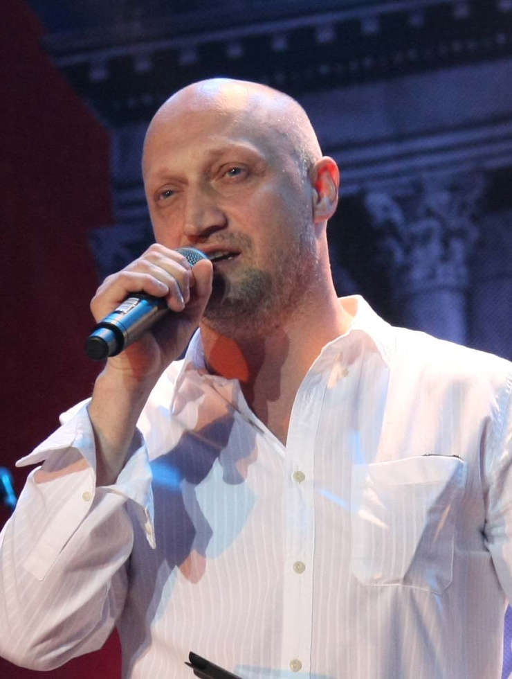 Гоша Куценко объявил со сцены минуту молчания в честь запрета на мат Гоша Куценко объявил со сцены минуту молчания в честь запрета на мат