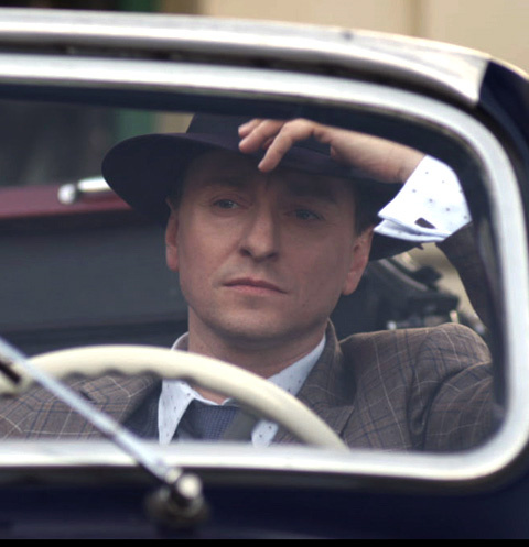 В новом сериале Сергей Безруков сыграл главную роль В новом сериале Сергей Безруков сыграл главную роль
