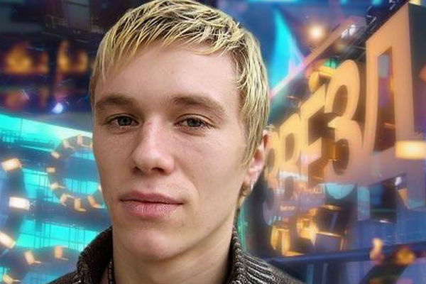 Антон Зацепин во время участие в конкурсе «Фабрика звезд» Антон Зацепин во время участие в конкурсе «Фабрика звезд»