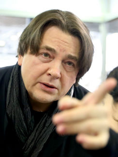 Константин Эрнст Константин Эрнст