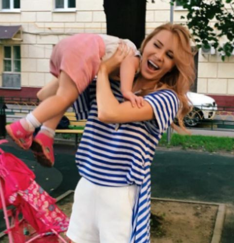 Элина Камирен с дочкой Сашей Элина Камирен с дочкой Сашей