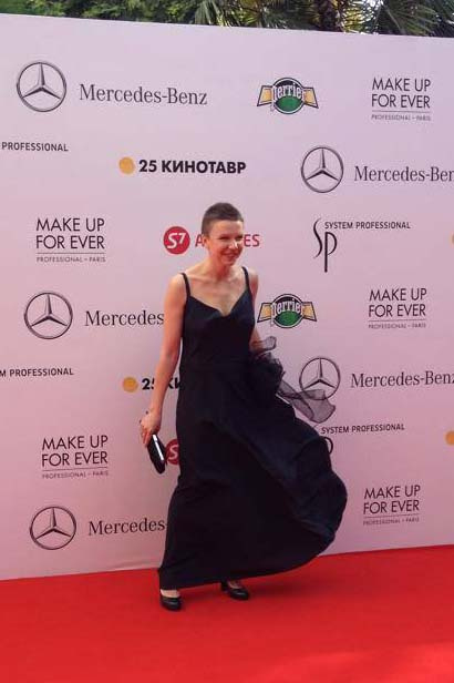 Ирина Рахманова: черное на красном Ирина Рахманова: черное на красном