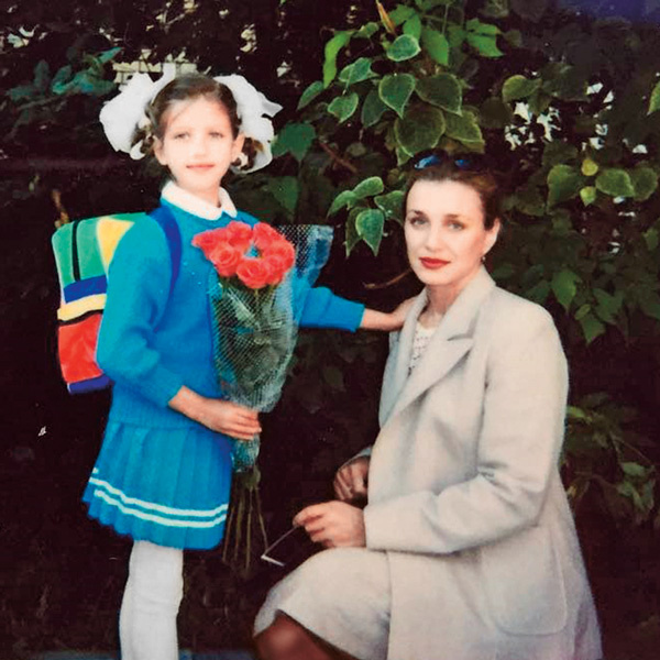 Будущая актриса с мамой Ольгой Чиповской, 1995 год Будущая актриса с мамой Ольгой Чиповской, 1995 год