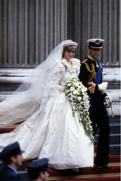Свадьба Чарльза и Дианы состоялась в 1981 году Свадьба Чарльза и Дианы состоялась в 1981 году