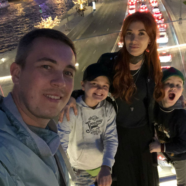 Николь Кузнецова с семьей Николь Кузнецова с семьей