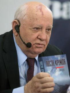 Сегодняшний Михаил Горбачев на новости в Интернете о своей кончине реагируеттак: «Не дождетесь!» Сегодняшний Михаил Горбачев на новости в Интернете о своей кончине реагируеттак: «Не дождетесь!»