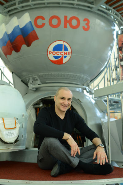 Михаил на фоне легендарного «Союза» Михаил на фоне легендарного «Союза»