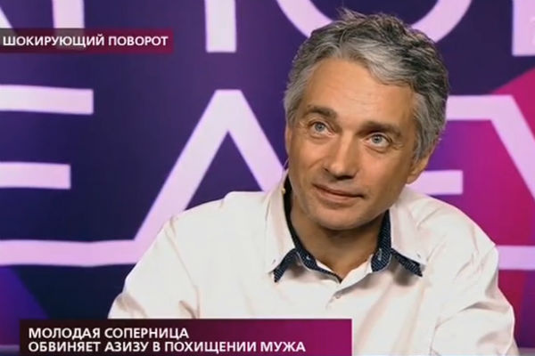 Джанатан влюблен в певицу несколько лет Джанатан влюблен в певицу несколько лет