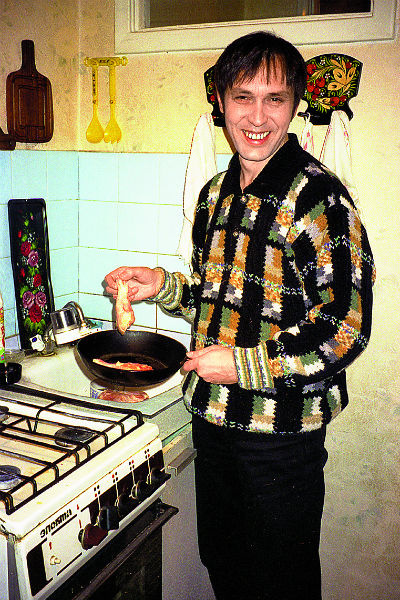 В 1996-м артист еще не успел заработать на ремонт в квартире В 1996-м артист еще не успел заработать на ремонт в квартире