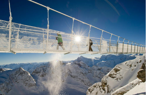Захватывающая прогулка по Peak Walk будет для туристов бесплатной Захватывающая прогулка по Peak Walk будет для туристов бесплатной
