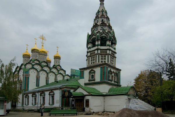 Для таинства актер вместе с возлюбленной Дорой выбрал храм Николая Чудотворца в Хамовниках Для таинства актер вместе с возлюбленной Дорой выбрал храм Николая Чудотворца в Хамовниках