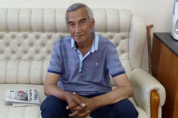 Сегодня таджикский писатель и философ даже иногда улыбается Сегодня таджикский писатель и философ даже иногда улыбается