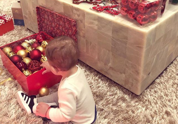 Ни Мария, ни Мот пока не показали лица сына Ни Мария, ни Мот пока не показали лица сына