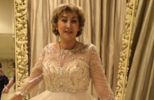 Лариса Копенкина выглядит счастливой Лариса Копенкина выглядит счастливой