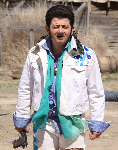 Михаил Галустян в образе Элвиса в фильме «Билет на Вегас»