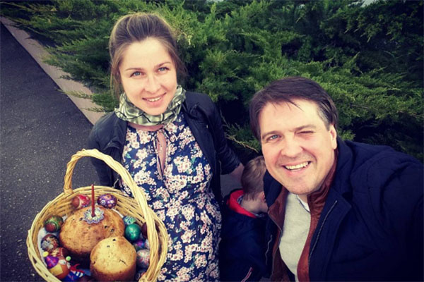 Денис Матросов и его новая любовь Ольга Головина 1 мая стали родителями очаровательного малыша Денис Матросов и его новая любовь Ольга Головина 1 мая стали родителями очаровательного малыша