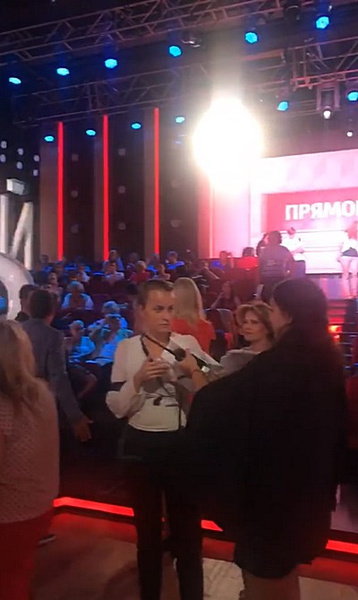 Перед съемками передачи в студии царило оживление Перед съемками передачи в студии царило оживление