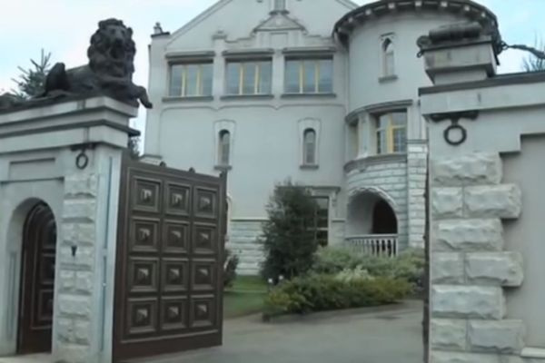 Теперь в этот дом Маргариту не пускают Теперь в этот дом Маргариту не пускают