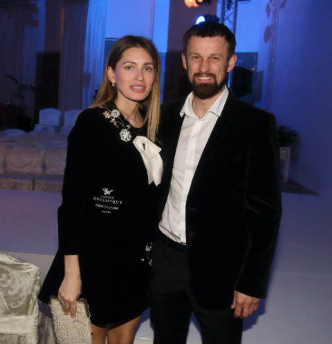 Анна и Сергей Семак удочерили девочку-инвалида Анна и Сергей Семак удочерили девочку-инвалида