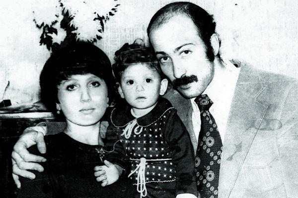 Со второй женой, врачом Еленой, Александр счастлив уже более 40 лет. На фото – они с дочкой Анной, которая подарила им уже четырех внуков, 1979 год Со второй женой, врачом Еленой, Александр счастлив уже более 40 лет. На фото – они с дочкой Анной, которая подарила им уже четырех внуков, 1979 год