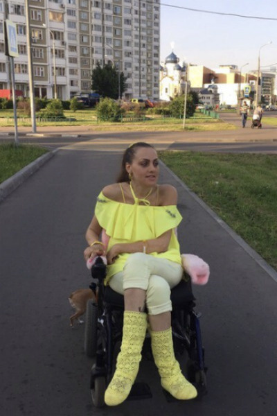 Дарья Задохина выбрала для себя псевдоним Дария. Дарья Задохина выбрала для себя псевдоним Дария.