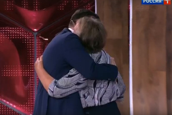Александр встретился с мамой Александр встретился с мамой