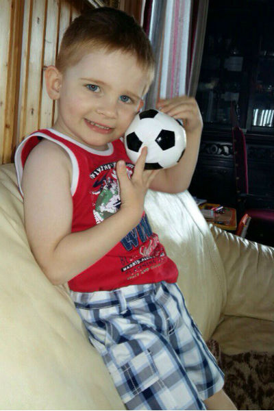 Сейчас 3-летний Женя живет на даче у помощника Примадонны Сейчас 3-летний Женя живет на даче у помощника Примадонны