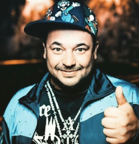 Певец Сергей Жуков Певец Сергей Жуков