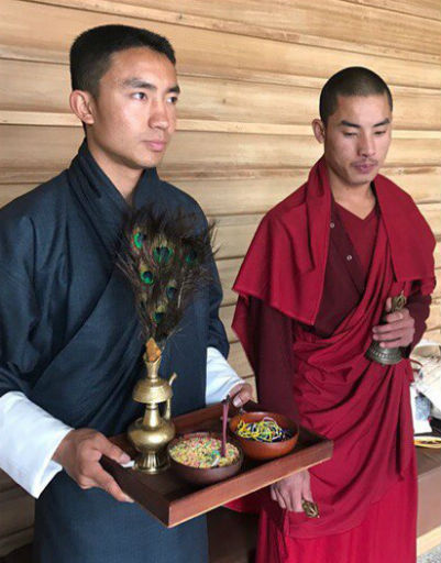 Монахи Бутана