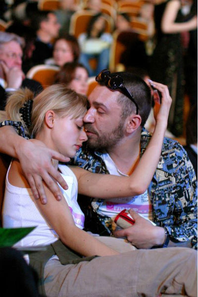 Оксана Акиньшина, Сергей Шнуров в 2005 году Оксана Акиньшина, Сергей Шнуров в 2005 году