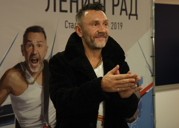 Сергей Шнуров лишь недавно развелся Сергей Шнуров лишь недавно развелся