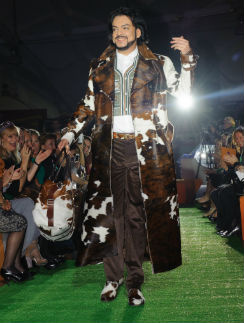 Олицетворение Etro – Филипп Киркоров Олицетворение Etro – Филипп Киркоров