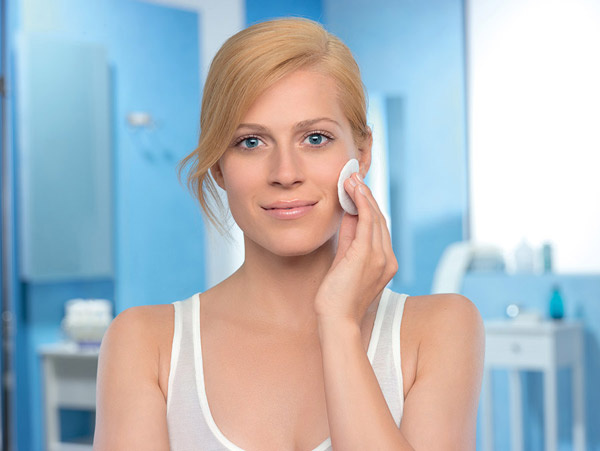 целлярная вода 3 в 1 от экспертов NIVEA не просто удаляет макияж, но и глубоко очищает, а также увлажняет кож целлярная вода 3 в 1 от экспертов NIVEA не просто удаляет макияж, но и глубоко очищает, а также увлажняет кож