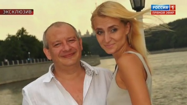 Дмитрий Марьянов с женой Ксенией Дмитрий Марьянов с женой Ксенией