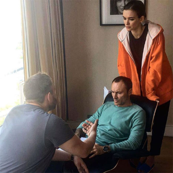 Сергей Минаев делится в микроблоге кадрами, запечатлевшими работу над новым проектом Сергей Минаев делится в микроблоге кадрами, запечатлевшими работу над новым проектом