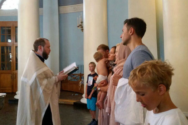 Анастасия специально привезла ребенка в Россию Анастасия специально привезла ребенка в Россию