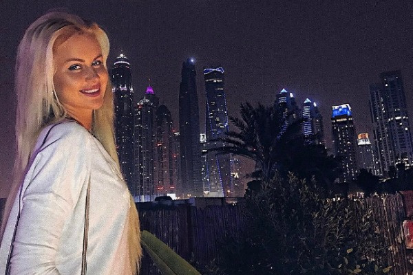 Марина сама оплачивала поездки за границу Марина сама оплачивала поездки за границу
