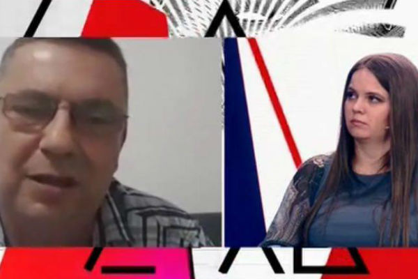 Иоахим, первый супруг Тилер, вышел на связь со студией Иоахим, первый супруг Тилер, вышел на связь со студией