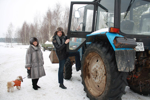 ...покаталась на тракторе.... ...покаталась на тракторе....