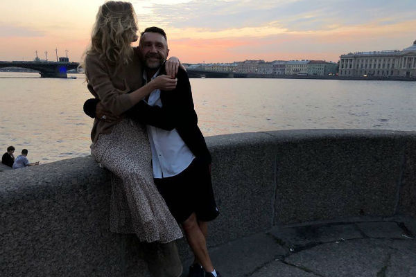 Сергей Шнуров и его новая жена Сергей Шнуров и его новая жена