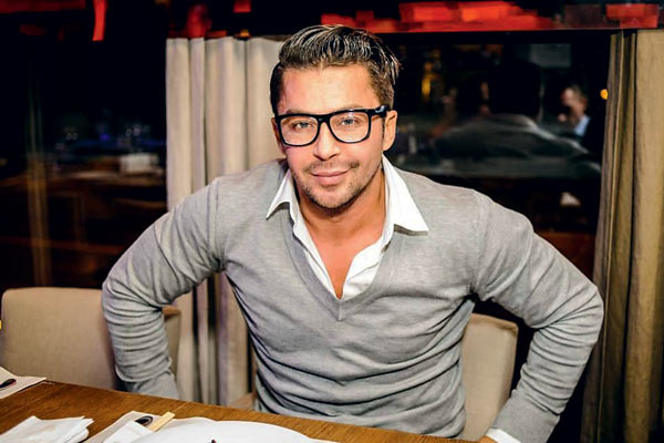 Валера Храпов - VIP-менеджер по клиентам ЦУМа Валера Храпов - VIP-менеджер по клиентам ЦУМа