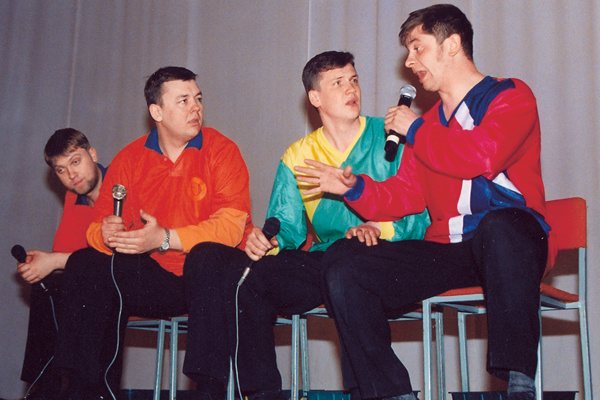 Команда «Уральские пельмени» создана в 1993 году. Брекоткин был ее вице-капитаном Команда «Уральские пельмени» создана в 1993 году. Брекоткин был ее вице-капитаном