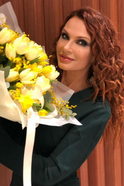Эвелина вот уже несколько десятилетий удерживает титул секс-символа России Эвелина вот уже несколько десятилетий удерживает титул секс-символа России