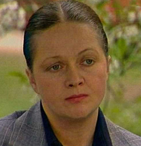 Наталья Гундарева исполнила в фильме главную роль Наталья Гундарева исполнила в фильме главную роль