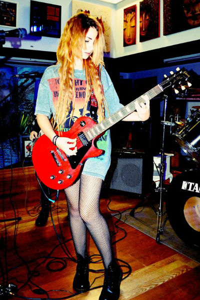 Лиза Варум играет рок Лиза Варум играет рок